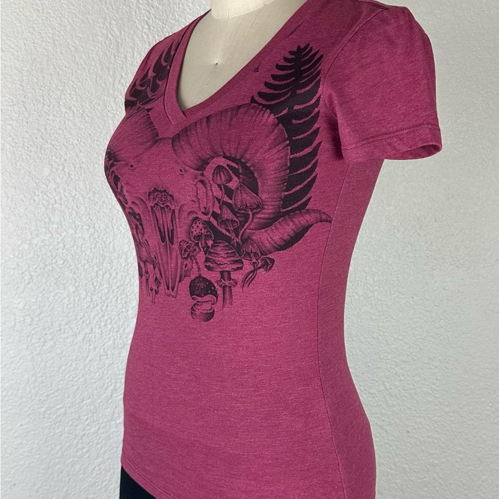 Women's V-Neck Graphic Tee - Pink Women’s Shirt Size XS Burton Cotton Blend